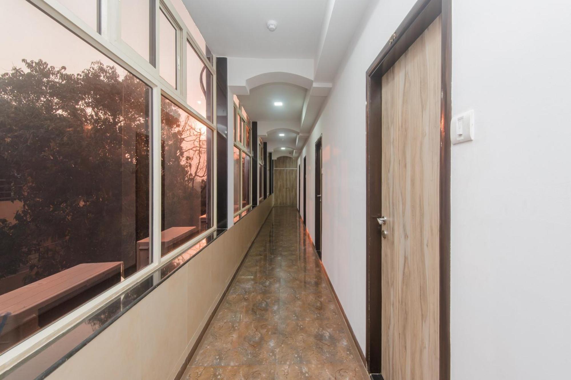 Super Hotel O Divine Residency Near Phoenix Marketcity Mumbai Dış mekan fotoğraf